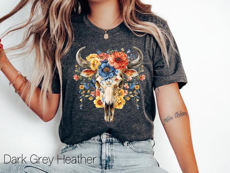 Floral Cow Skull Shirt,Boho Cow Skull T-Shirt,Cow Skull Shirt,Country shirt,Western Graphic Tee for Women,Southwest Longhorn Buffalo Tshirt