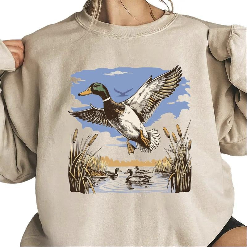 Flying Mallard Ducks Sweatshirt Mallard Duck Hunting Vintage Wetlands Wildlife Rustic Outdoor Waterfowl for T-Shirts Unisex Cotton Pullover Womenswear Day Hoodie