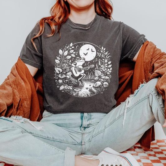 Frog Shirt, Mushroom T-Shirt, Cottagecore Clothing, Frog and Toad Shirt, Aesthetic Cottage Core Tee, Animal Lover Gift, Cute Frog Shirt