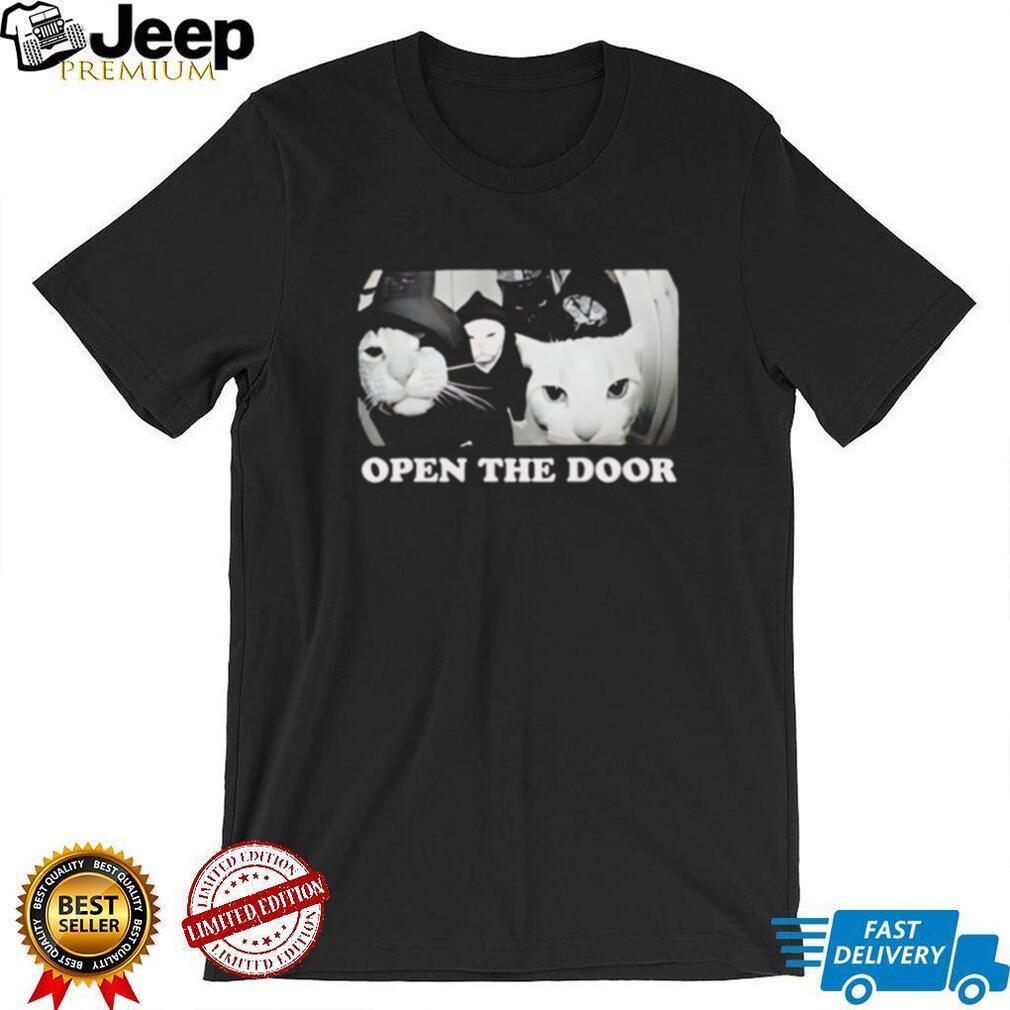 Funny “Open The Door” Cursed Cat Meme Ring Camera Security Footage T Shirt