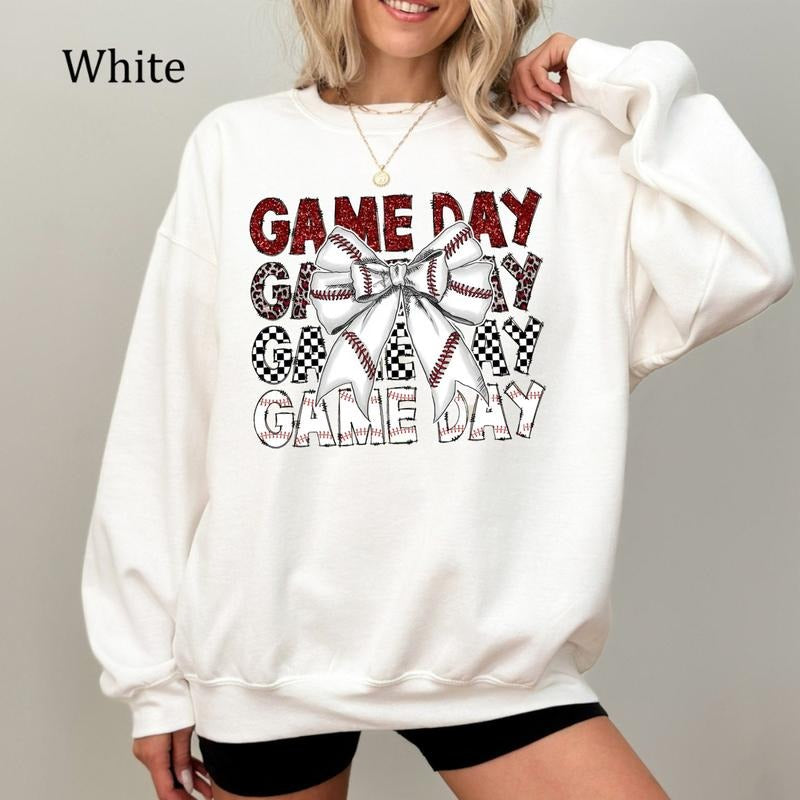 Game Day Baseball Bow Sweatshirt, Coquette Baseball Shirt, Trendy Baseball Mom Top, Cute Sports Graphic Shirts, Cozy Fleece Sweatshirt, Everyday Casual Comfort