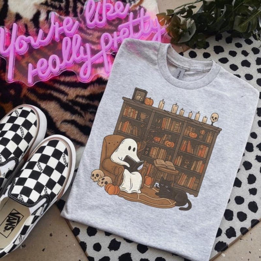 Ghost Reading Bookcase With Cat T-SHIRT Ash Grey T-Shirt - Bleached - Gildan - Unisex