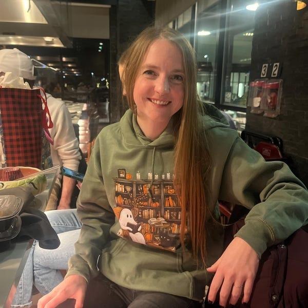 Ghost Reading Books Halloween Sweatshirt, Retro Librarian Ghost Pullover, Spooky Teacher Crewneck, Cute Halloween Shirt, Fall Bookish Gift for Teachers