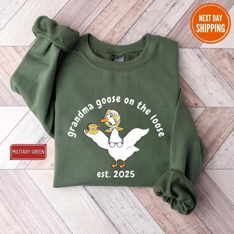 Grandma Goose On The Loose Sweatshirt, Cute Grandma Shirt, Funny Goose Gift, New Grandma Hoodie, Mothers Day Gift, Funny Grandma Shirt, Gigi Tee