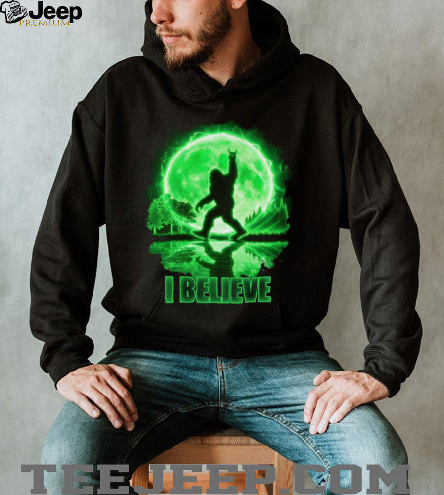 I Believe Bigfoot Rock On Silhouette Green Moon T Shirt