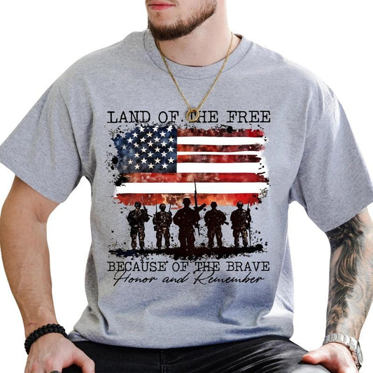 MAPTEES America Land Of The Free Because Of The Brave Graphic Tee, Vintage Memorial Day T-shirt For Men, Veterans Day Shirt, Retro 4th Of July Men Tee