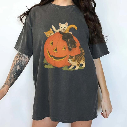 MAPTEES Vintage 90s Cat Halloween Comfort Colors Shirt, Retro Cute Cats Fall Vibes Graphic Tee, Vintage Jack-o-lantern T-shirt, Autumn Cat Outfits
