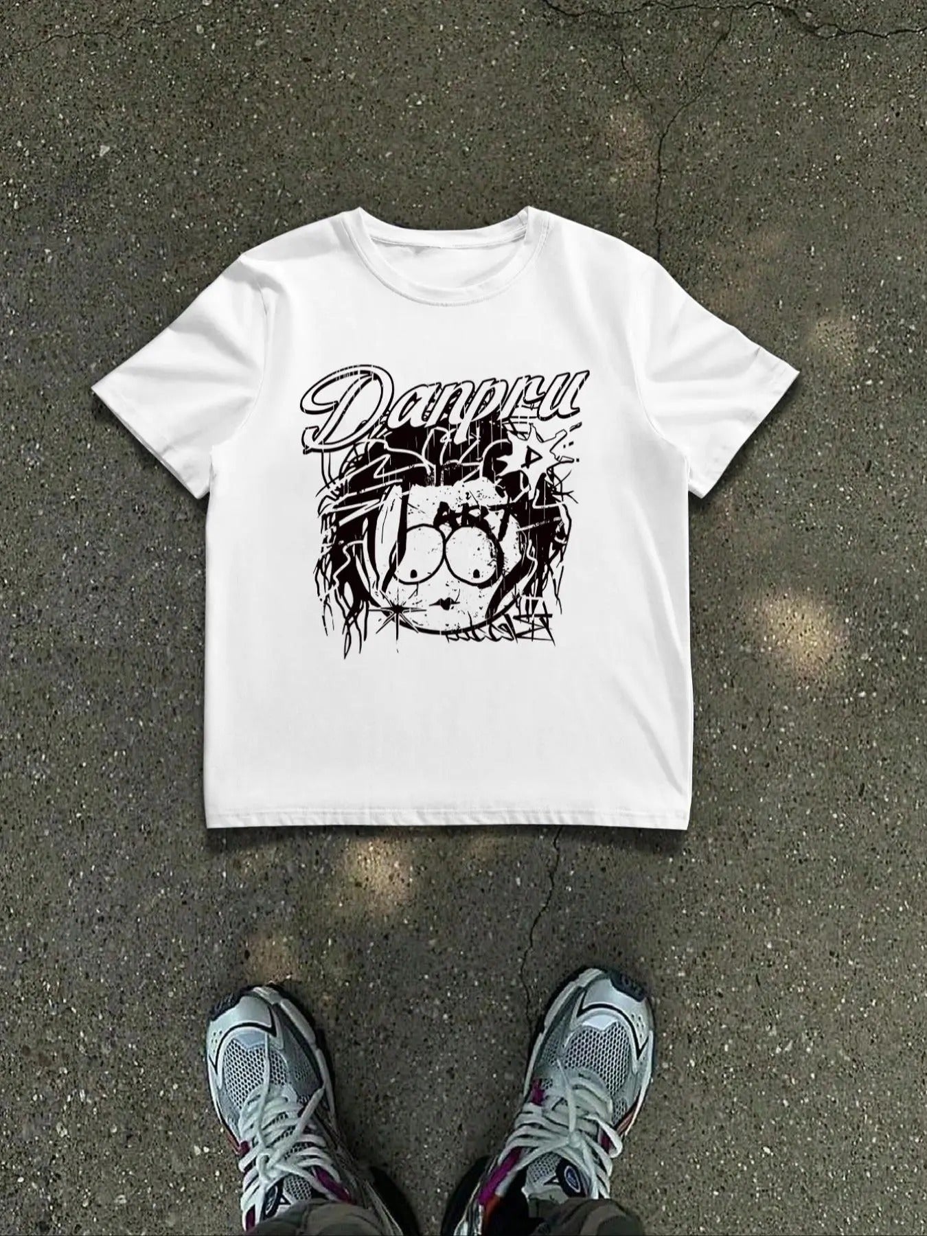 Men's Cartoon Figure & Letter Print Round Neck Tee, Regular Fit Street Fashion Casual Short Sleeve T-Shirt for Daily...