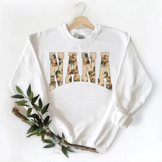 NANA Hunting Season Duck Graphic Vintage Mallard Duck AUNTIE Gift For Unisex T-shirt Hoodie Sweatshirt Pullover Cotton Fabric Womenswear Medium
