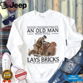 Never Underestimate An Old Man Lays Bricks In His Seventies Vintage Bricklayer Men Shirt