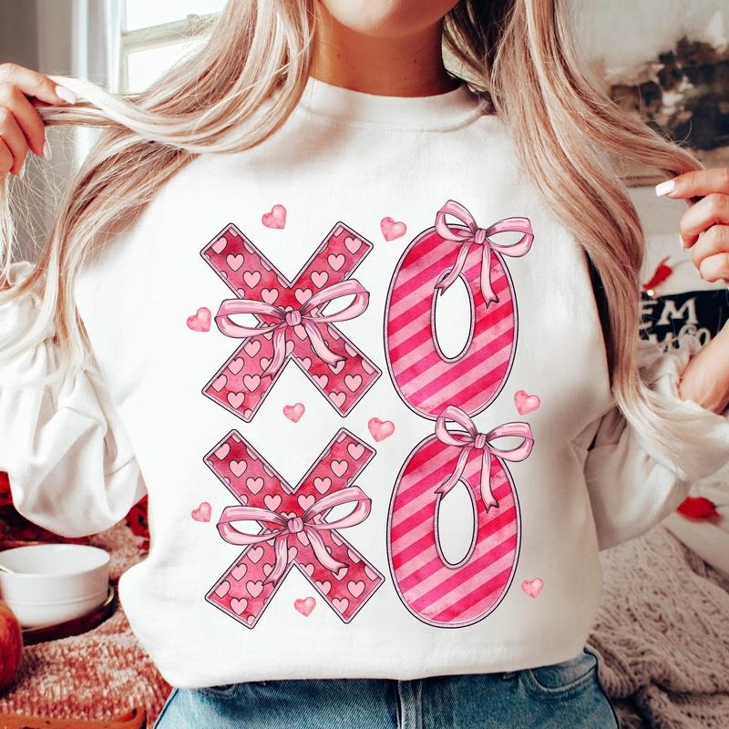 Pink Valentines Coquette Bow Sweatshirt, XoXo Sweatshirt, Retro Valentine Sweatshirt, Love Sweatshirt, Girly Valentine  , Valentine Mama Sweatshirt, Valentine Heart