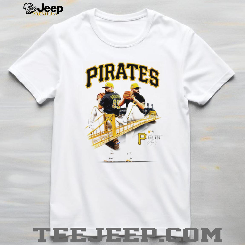 Pittsburgh Pirates Baseball Roberto Clemente Bridge Graphic T Shirt