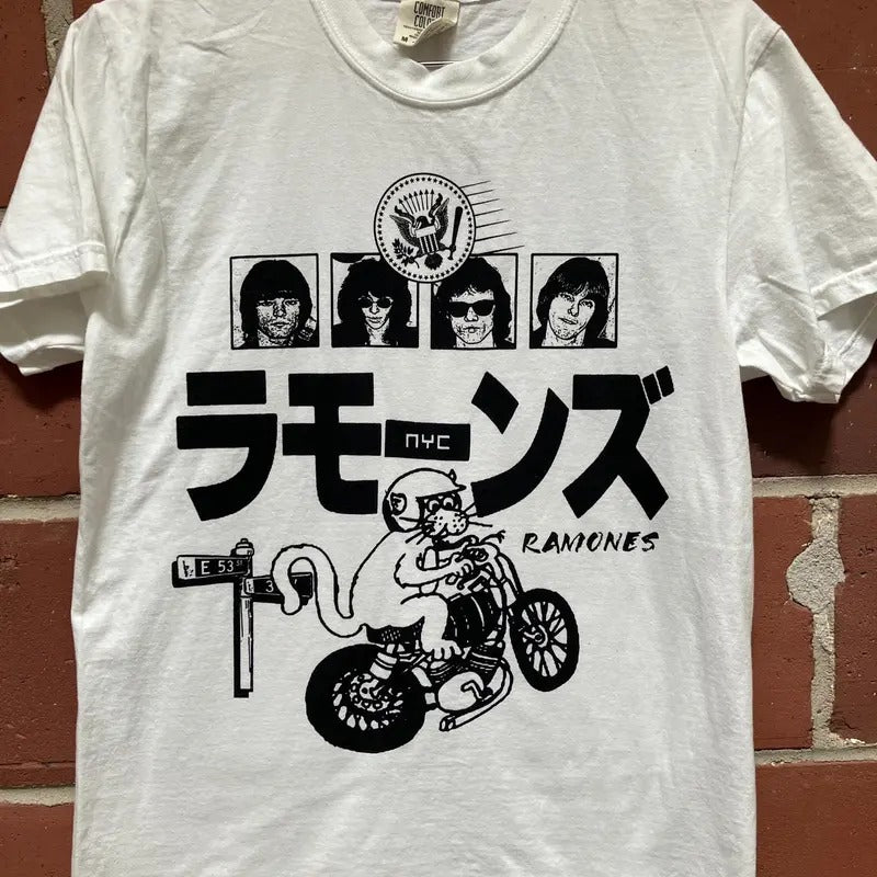 Ramønes fan art T-shirt, Gift For Her