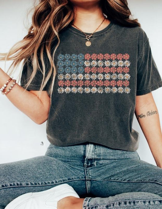 Retro American Flag Tshirt, 4th of July Shirts, Womens Fourth of July TShirt, USA Graphic Tee, Patriotic Shirt, Independence Day Gift, USA Tee