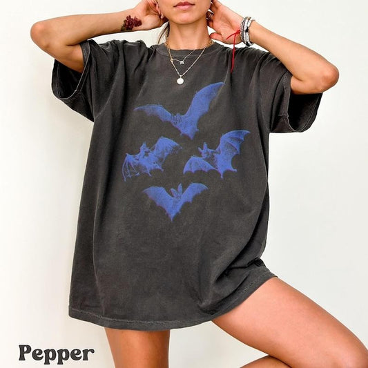 Retro Bats Tee Y2K Inspired Bats Shirt, 90s Style Bats T-shirt, Artsy Bat Lover Gift, Retro Aesthetic Halloween Bats Shirt