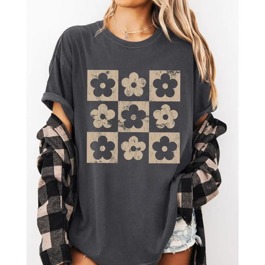 Retro Checkered Flowers, Minimalist, Vintage Shirt, Women's Comfort Color Tee, Tshirt