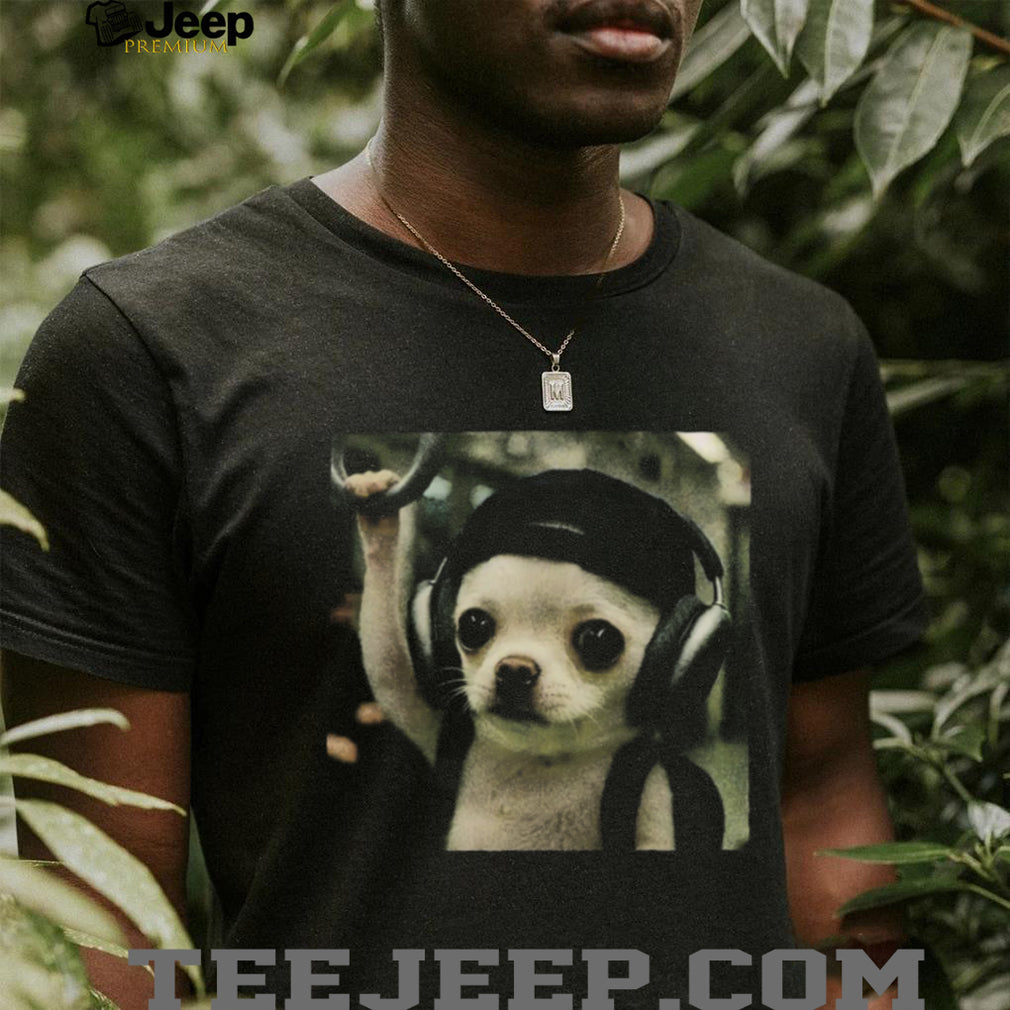 Retro Chihuahua with Headphones and Beanie Subway T Shirt