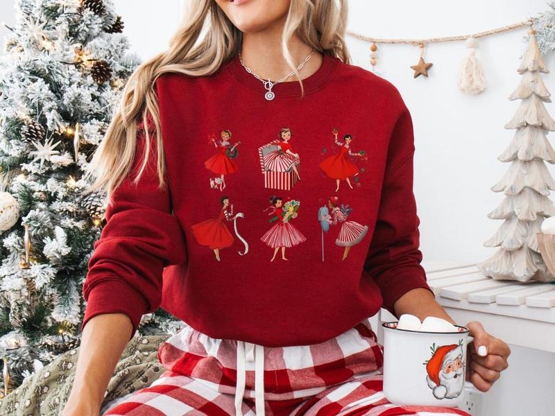 Retro Christmas Sweatshirt, Merry Christmas Sweatshirt, Retro Christmas, Vintage Holidays, Holiday Sweatshirt, Gift for Her, Winter Shirt, Unisex Trendy