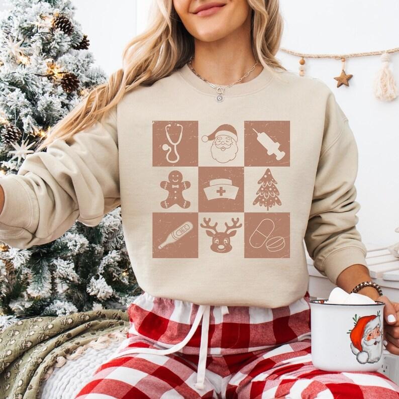 Retro Vintage Nurse Christmas Sweatshirt, Checkered Nurse Life T-shirt, Very Merry Nurse Shirt, ICU ER Rn Nurse Tee, Xmas Nurse Gifts