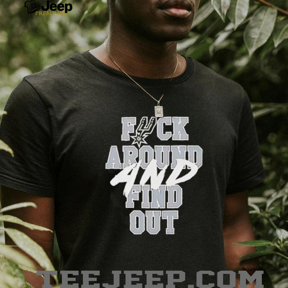 San Antonio Basketball Fan Graphic Graphic T Shirt