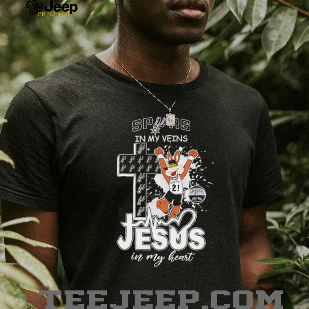 San Antonio Spurs In My Veins Jesus In My Heart Coyote Basketball T Shirt