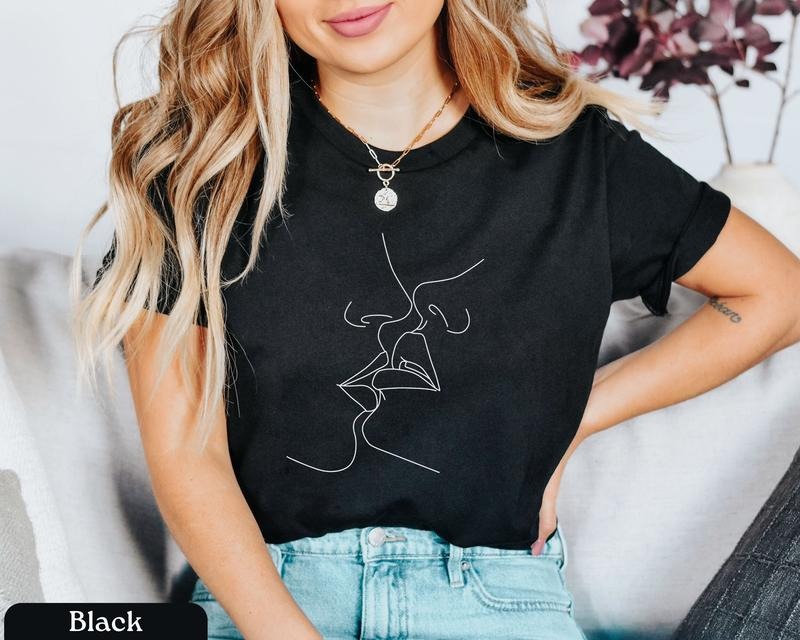 Sapphic Shirt,Subtle Lesbian Pride T-Shirt,Lesbian Shirt,Lesbian Tee,Lesbian Kiss Shirt,WLW Shirt,Queer Shirt,Gay Shirt Women,LGBTQ Pride Tee