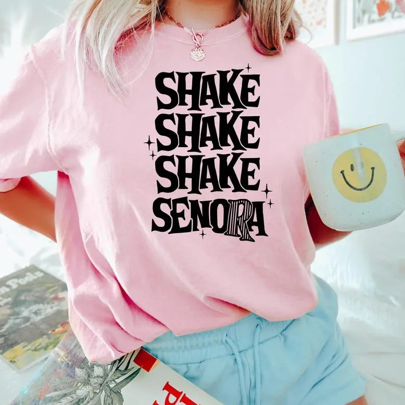 Shake Shake Shake Señora T-Shirt, Halloween t-shirt, Halloween shirt, fall shirt, funny halloween shirt, Halloween costume t-shirt, Halloween movie