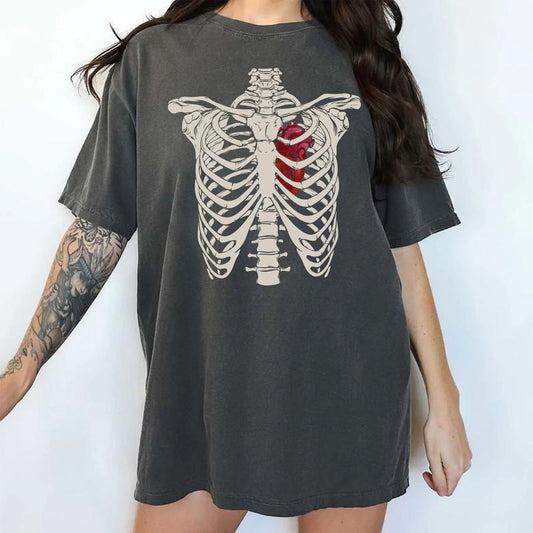 Skeleton Rib with Heart Graphic Shirt, Retro Rib Cage TShirt, Skeleton Vintage 90s Tee, Y2k Skull T-Shirt, Halloween Spooky Shirt, Halloween Party Outfits, Skeleton Unisex Tee, Casual Women's Tops, Oversized Womenswear, Soft Cotton Relaxed Fit Chic Style