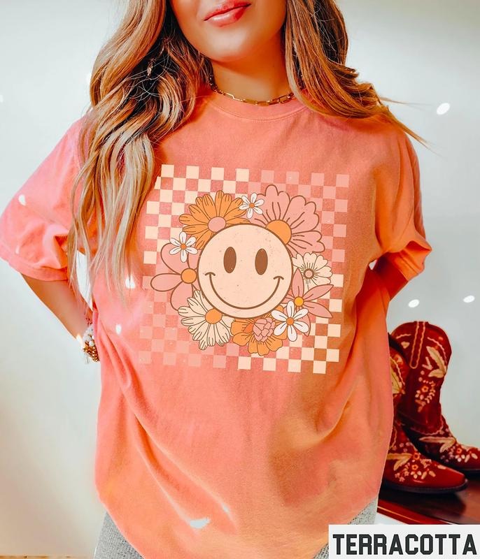 Smiley Face Shirt, Smiley Flower Shirt, Retro Smile Face Tee, Trendy Vintage Graphic T-Shirt, Smile Face Checkered  T-shirt, Happy Face Tshirt, Retro Flower Shirt