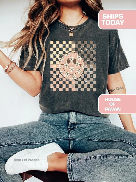 Smiling Flower Shirt, Vintage Smiley Face Trendy Graphic Shirt, Oversized, Boho, Comfy Sleep Shirt for Women, Birthday Gift