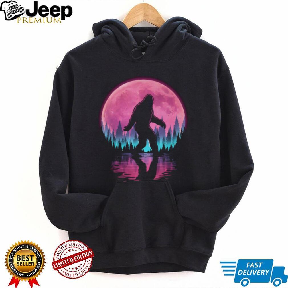 Synthwave Retro 80s Pink Moon Bigfoot Sasquatch Silhouette T Shirt