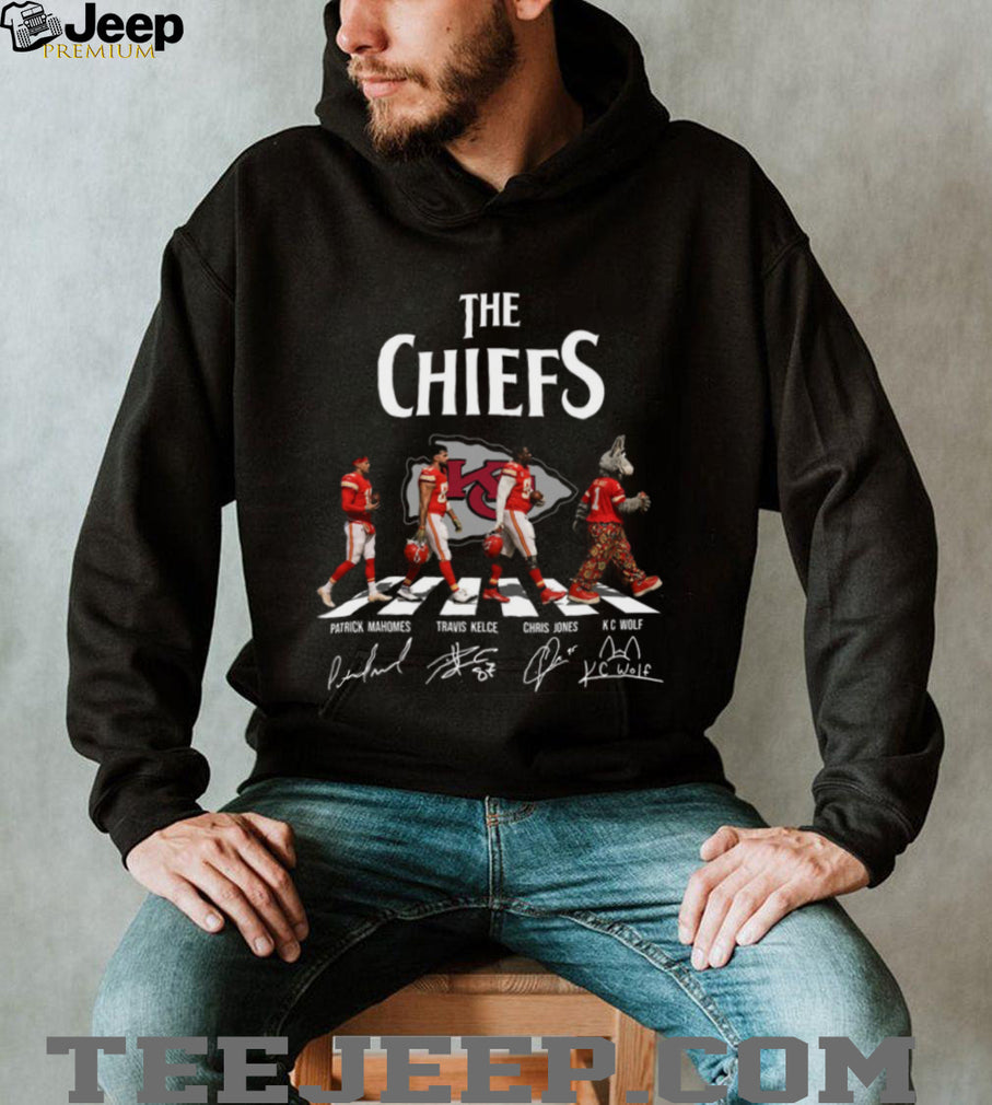The Chiefs Kansas City Football Dynasty Patrick Mahomes Travis Kelce Retro Style Fan Shirt