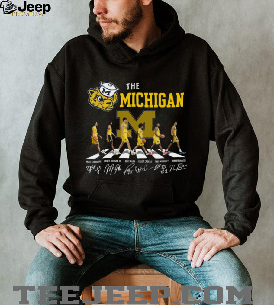 The Michigan Wolverines Basketball Abbey Road Signature Walk Coffee T Shirt