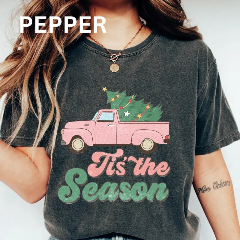 Tis the Season Christmas Tree Truck Shirt, Pink Christmas Truck Shirt, COMFORT COLORS T-SHIRT, CASUAL SHIRT UNISEX, CHRISTMAS CLOTHING, GRAPHIC APPAREL, HOLIDAY SHIRT, Cotton Fabric Womenswear Top Printed Oversized Women