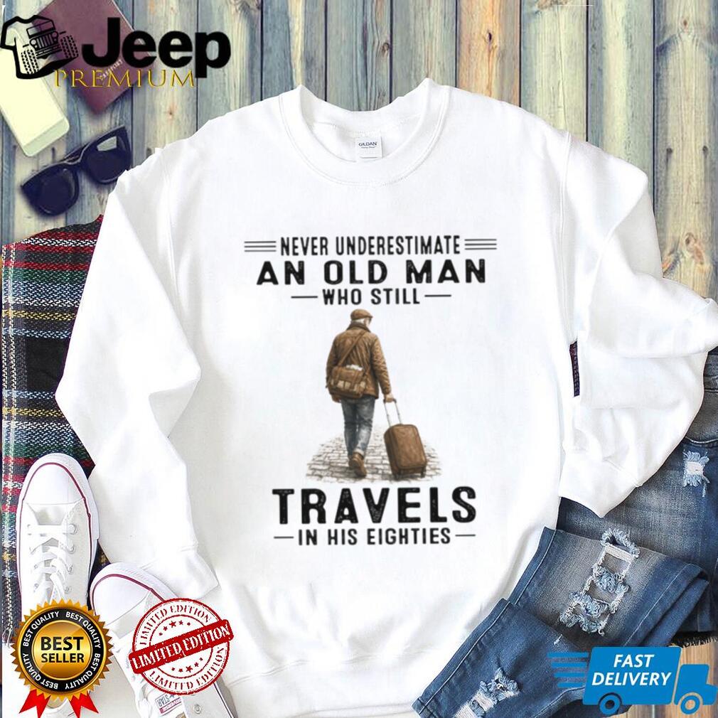 Traveling Old Man 80s Retirement Travel T Shirt
