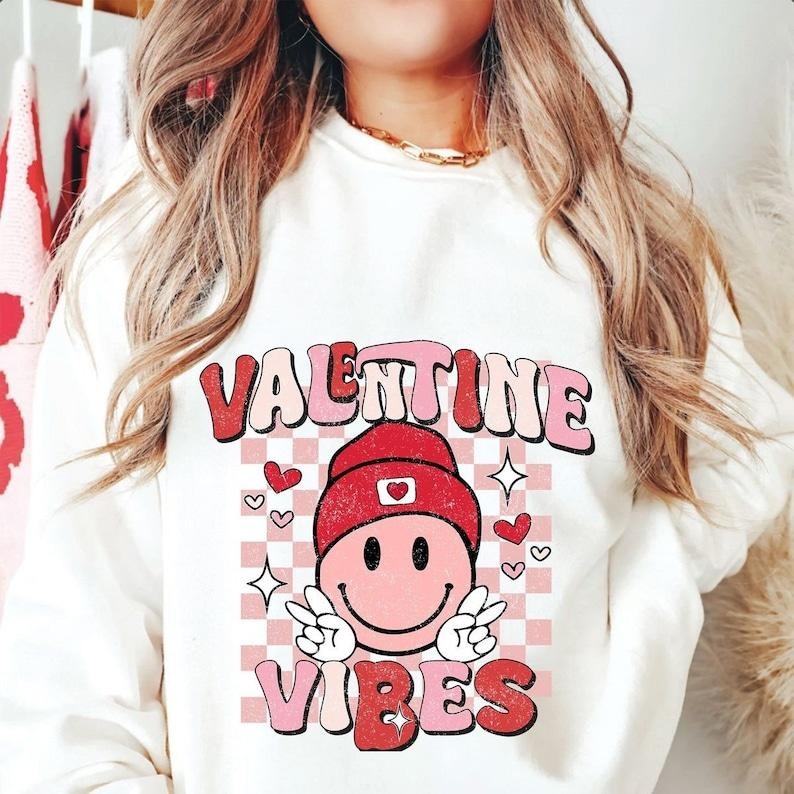 Valentine Vibes Retro Sweatshirt, Family Matching Sweatshirt, Love Sweatshirt, Valentine Lovers Sweatshirt, Heart  Hoodie and Sweater; T-shirt Cotton Womenswear
