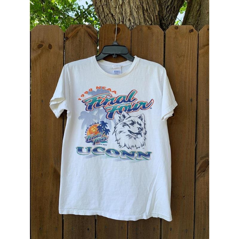 Vintage 1999 Tampa Bay Uconn Final Four tee