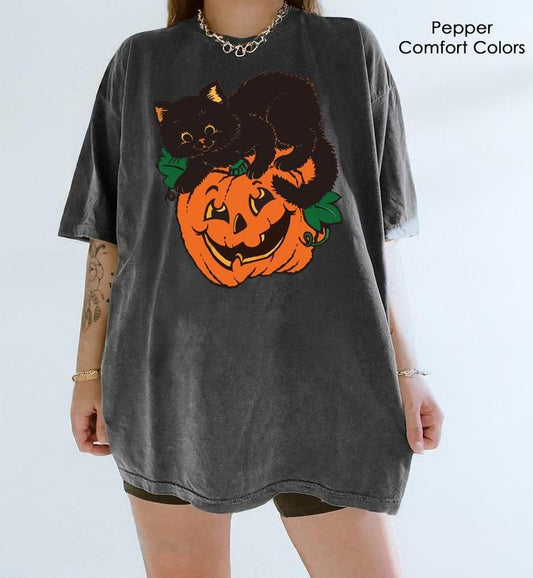 Vintage Black Cat On Pumpkin Shirt, Retro 90s Halloween Fall Crewneck Sweatshirt, Black Cat Sweater, Halloween Black Cat T-shirt