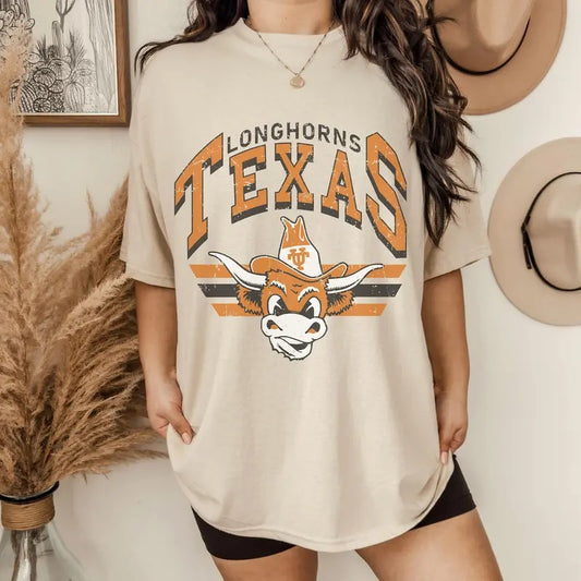 Vintage Texas Longhorns T- Shirt Graphic,Texas Longhorns shirt in tan oversized unisex Retro Style