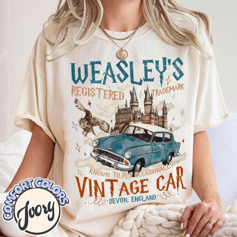 Wizard Flying Car T-Shirt, Vintage Style Weasley Car Tee, Bookish Wizard Shirt, Universal Fan T-shirt,Magical Adventure...