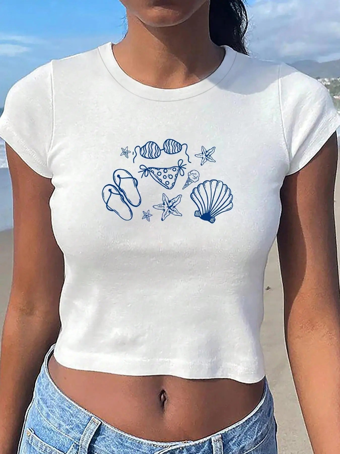 Women's Beach Graphic Round Neck Crop Tee, Casual Short Sleeve Crew Neck T-shirt for Holiday Vacation, Ladies Clothes for All Seasons