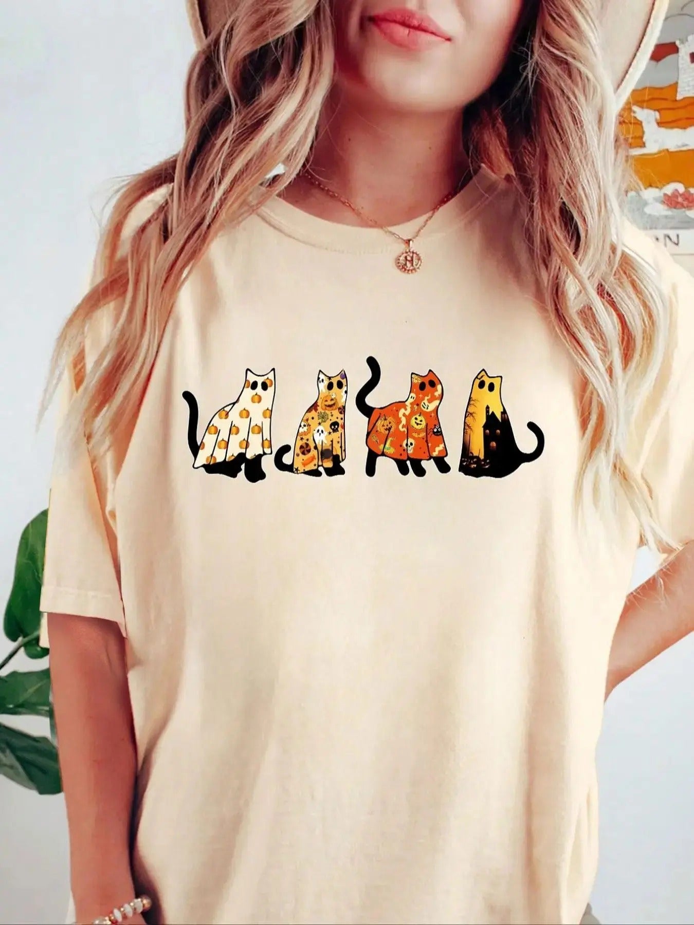 Women's Cartoon Cat Graphic Print Round Neck Tee, Graphic Tees, Casual Half Sleeve Crew Neck T-Shirt for Summer, Fashion...