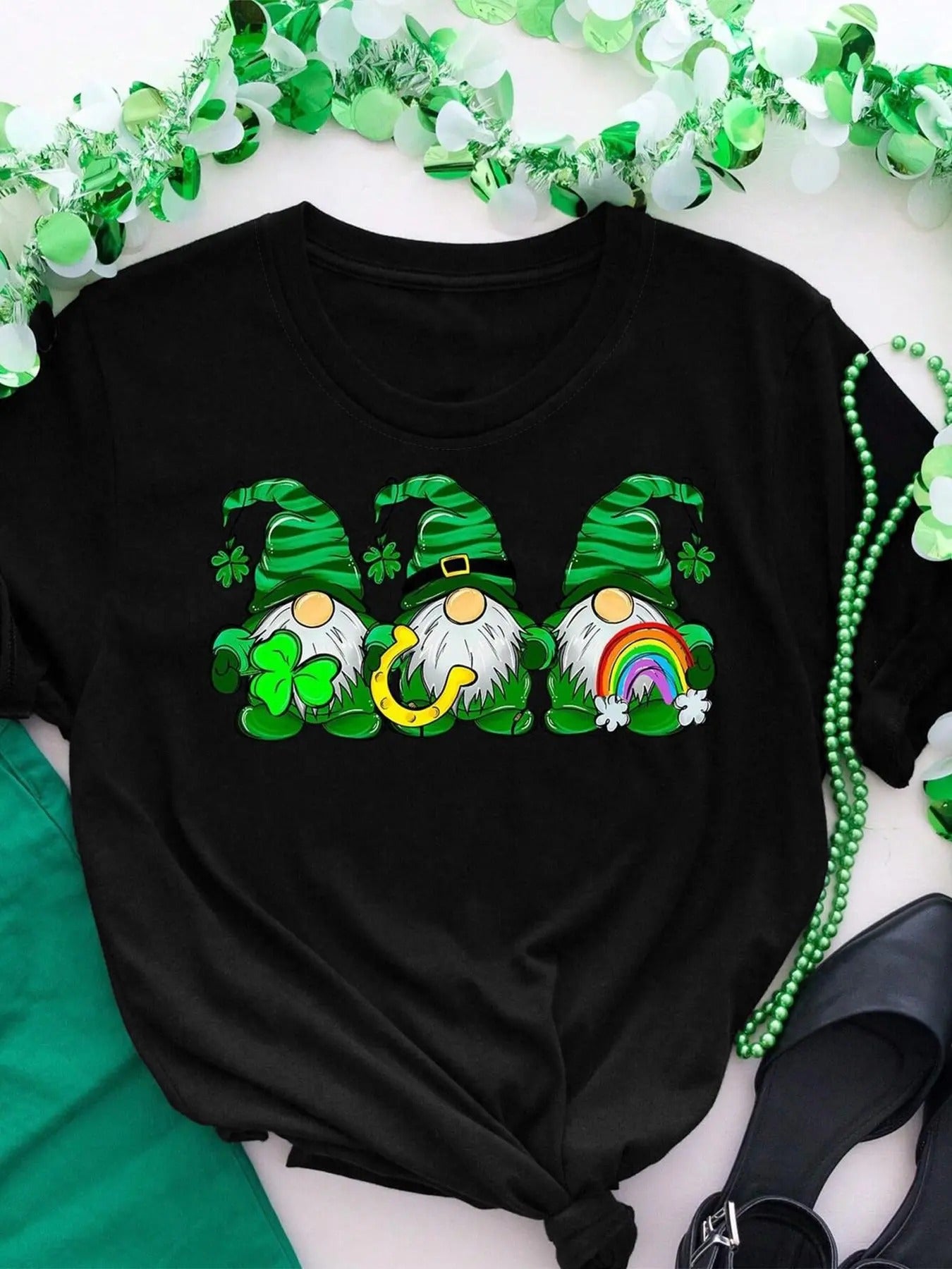 Women's Cartoon Gnome Print Round Neck Tee, Fashion Casual Crew Neck T-shirt for Daily Holiday Vacation Outdoor Wear, Ladies Clothes for All Seasons