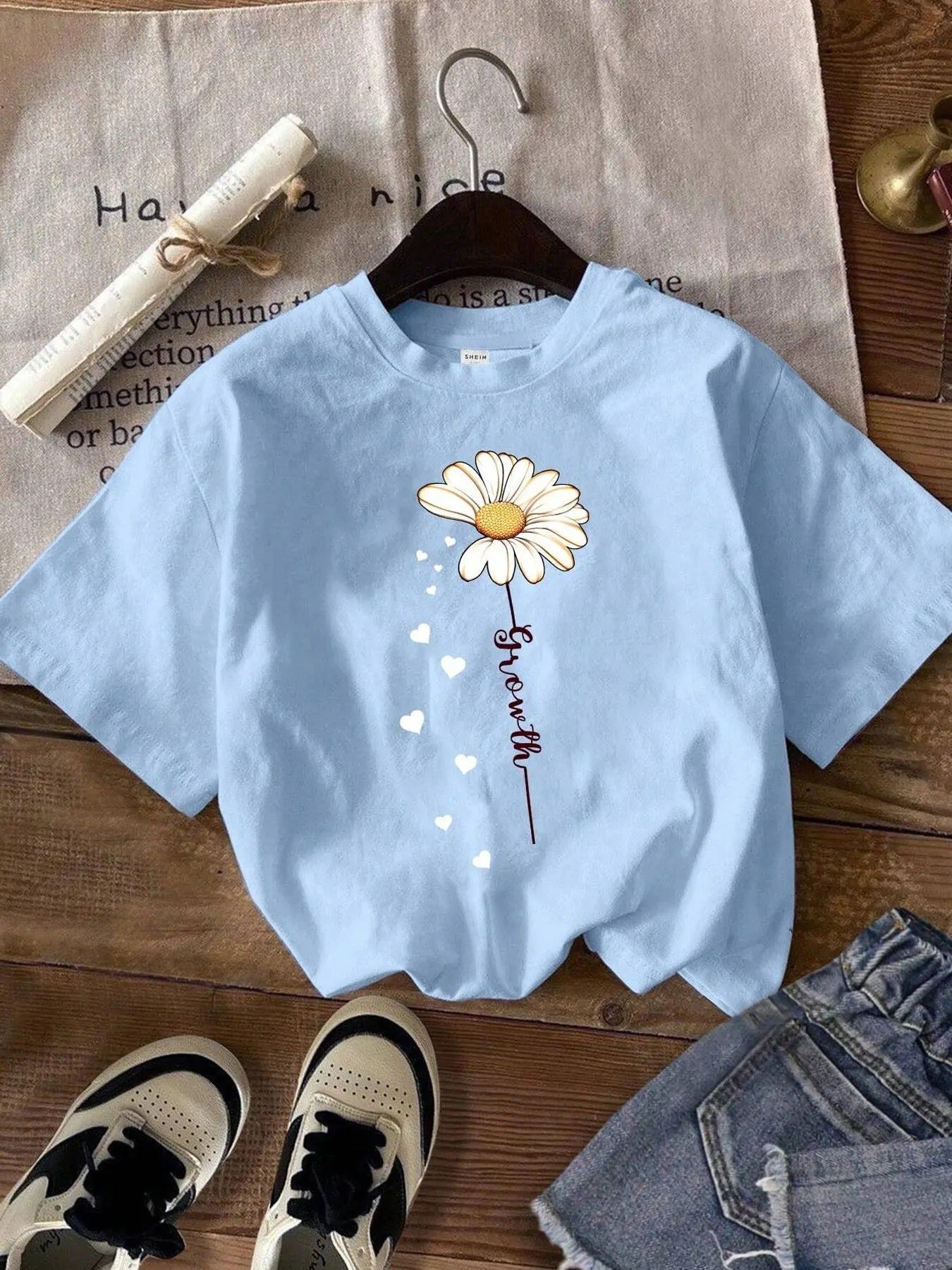 Women's Daisy & Letter Print Round Neck Tee, Fashion Casual Crew Neck Short Sleeve T-shirt for Daily Holiday Vacation Outdoor Wear, Ladies Clothes for Summer