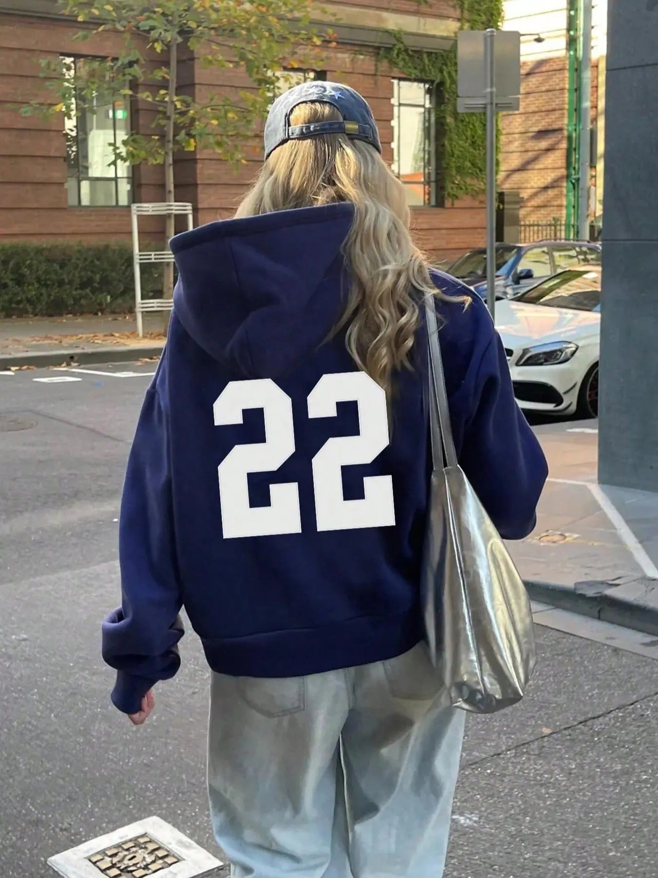 Women's Figure Print Drop Shoulder Hoodie, Fashion Casual Drawstring Pocket Hooded Sweatshirt for Daily Holiday Outdoor Wear, Women Clothing for Fall & Winter