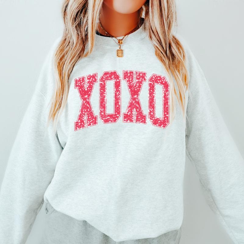 XOXO  VARSITY CREWNECK (Crewneck Sweatshirt, Unisex Fit, Causal Sweatshirt for Valentines Day, Holiday Sweatshirt) Hoodie Oversized