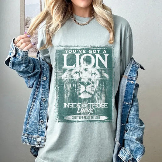 You've Got A Lion Inside Those Lungs Oversized Vintage Tshirt, Christian God Shirt, Jesus Shirt, Jesus Comfort Colors, Jesus Shirt Aesthetic Womenswear Tee