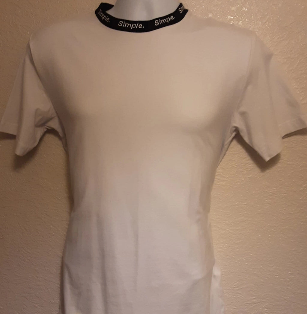 Simple T shirt Size Medium In White
