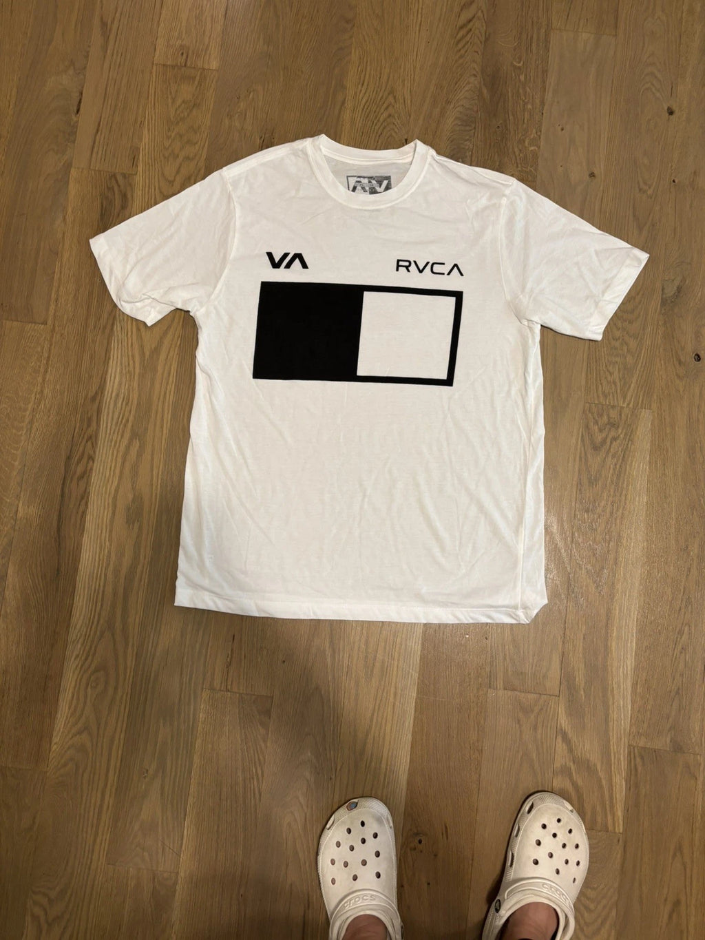 RVCA Men’s White Graphic Logo T-Shirt NWOT sport tee size xxl
