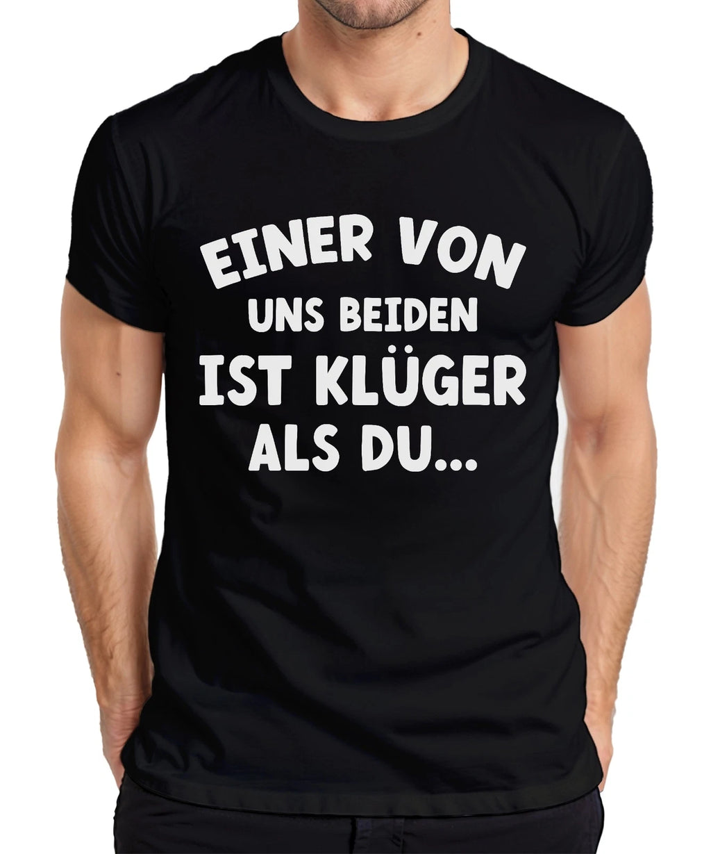 One Of Us Is Smart Funny Saying Funny Humor Mens T-Shirt